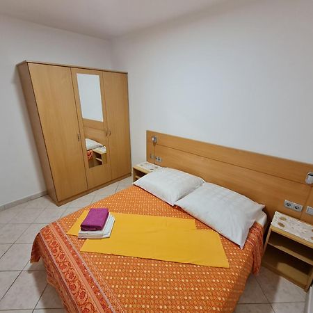 Apartmani Smiljanic Starigrad Paklenica Δωμάτιο φωτογραφία