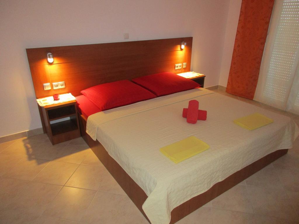 Apartmani Smiljanic Starigrad Paklenica Εξωτερικό φωτογραφία