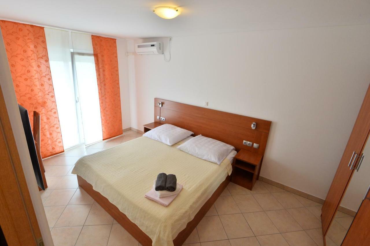 Apartmani Smiljanic Starigrad Paklenica Εξωτερικό φωτογραφία